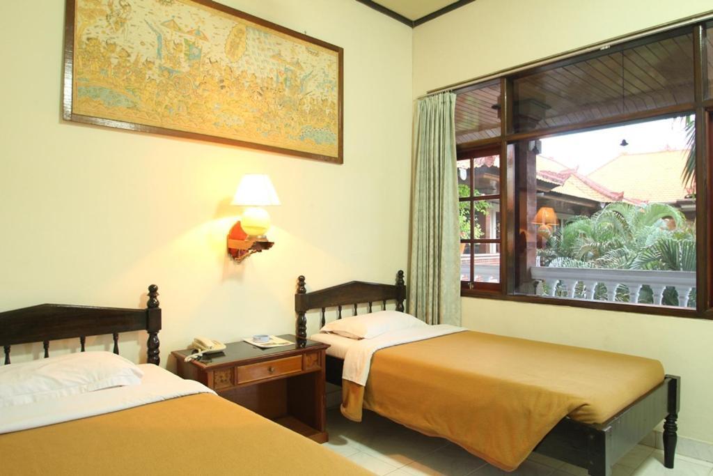 Kuta Dormitory At Simpang Inn ภายนอก รูปภาพ